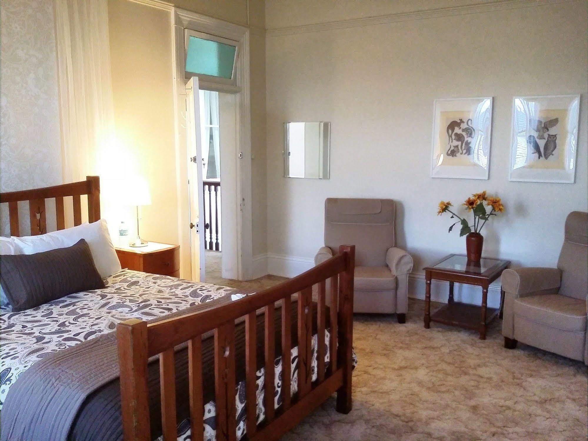 The Bank Guesthouse غلين اينيس المظهر الخارجي الصورة